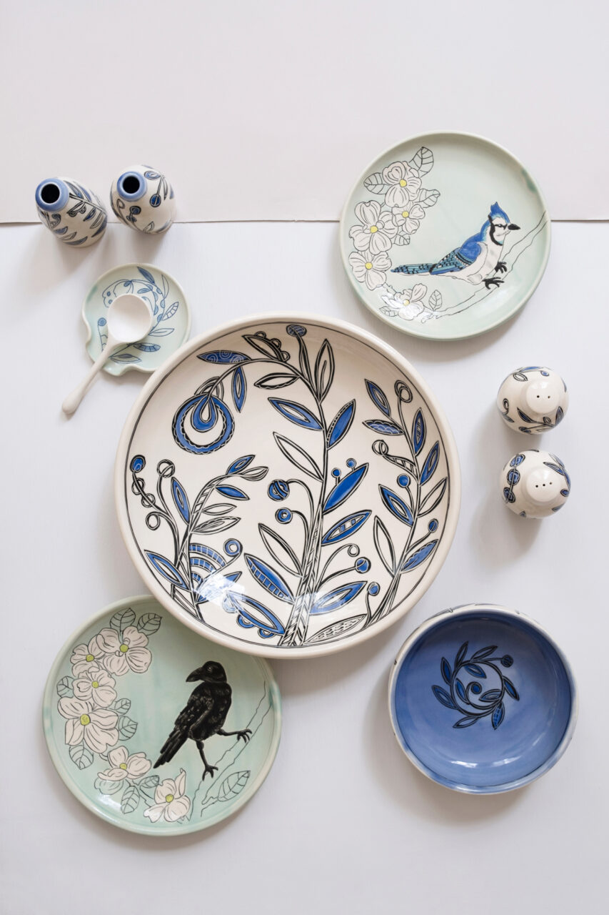 Maria Andrade Troya finished pot grouping, blue vines and birds, vertical, Photo by Nicole McConville (www.nicolemcconville.com) Maria Andrade Troya finished pot grouping, blue vines and birds, vertical, Photo by Nicole McConville (www.nicolemcconville.com)